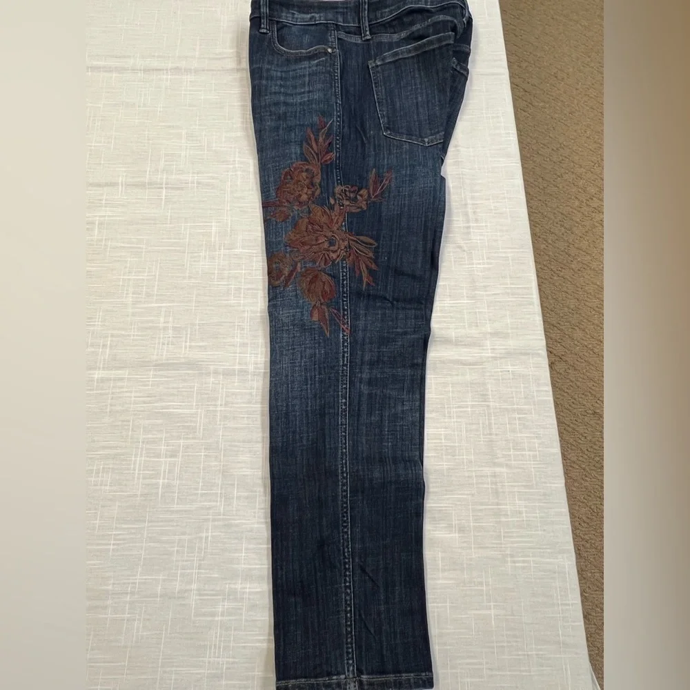 White House Black Market Embroidered Jeans - Picture 1 of 5